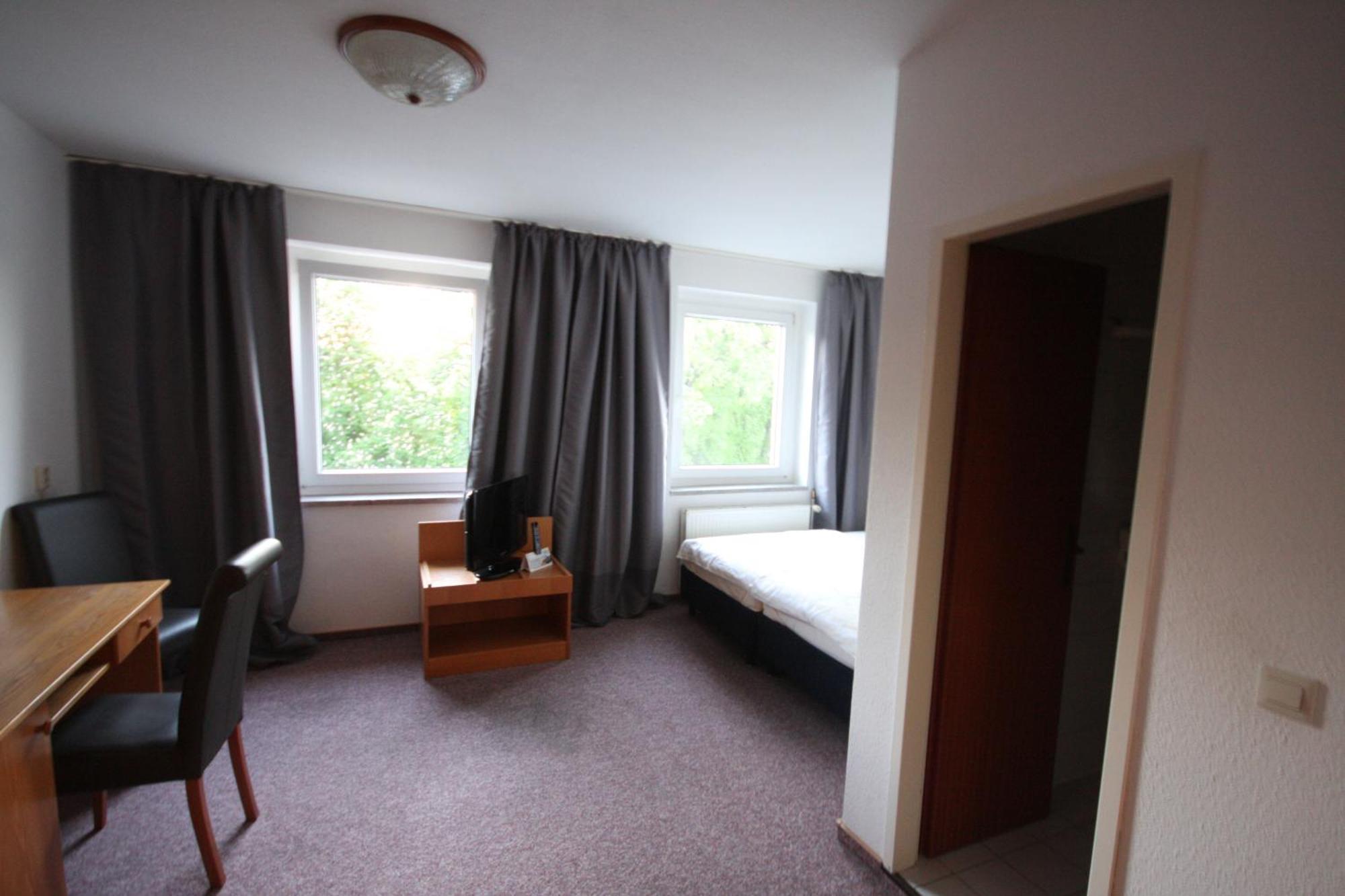 Sl'Otel Budget Bernburg Bilik gambar