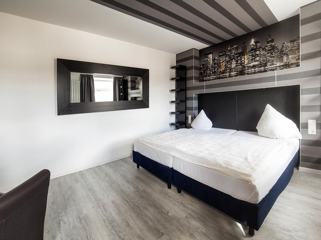 Sl'Otel Budget Bernburg Bilik gambar